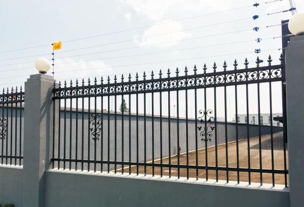 Falme Shape Ornamental Metal Fencing with Patterns