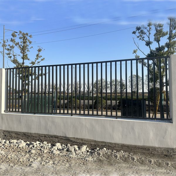 Falt Top Metal Fencing